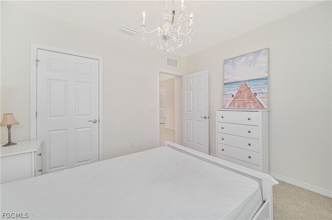 Building Photo - 1009 Jacaranda Pkwy E