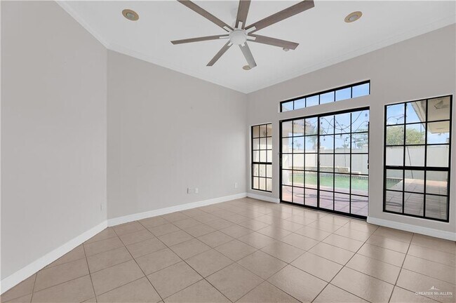 Building Photo - 32 S Cynthia St