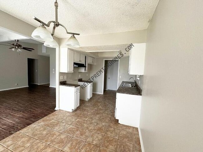Building Photo - 1404 S Gemini Rd
