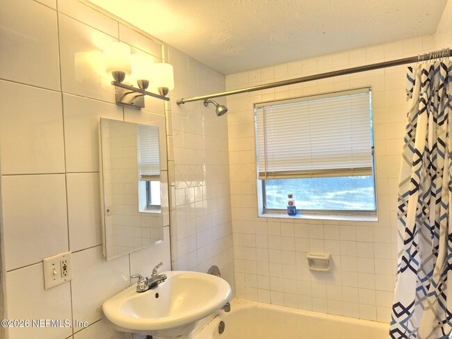 Building Photo - 5836 Sonora Dr W