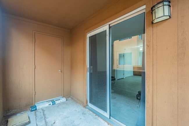 Building Photo - Bright 3-Bedroom Condo with Community Perks in Central Tucson