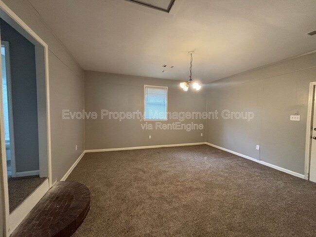 Building Photo - 4268 Glenbrook St