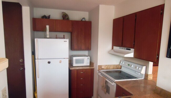 Building Photo - Resort Style Living in Kailua 1BR/1BA/1PKG Windward Passage