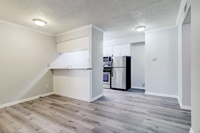 Building Photo - 1645 W Main St