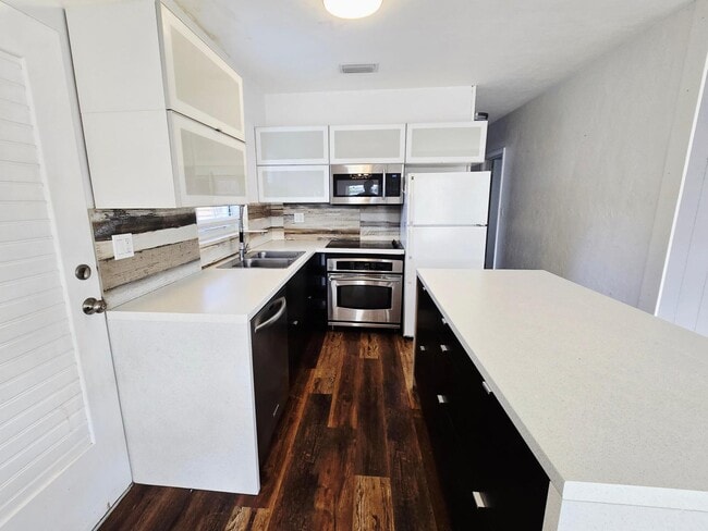 Building Photo - 2174 NE 181st St