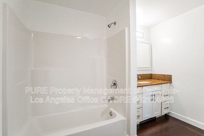 Building Photo - 11740 Vanowen St