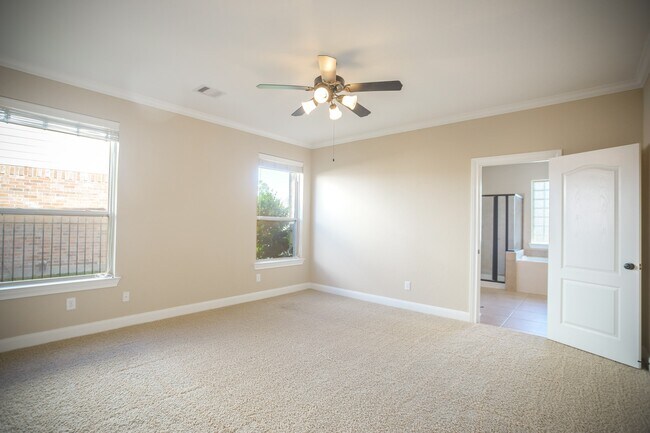 Building Photo - 2 Hadlock Pl