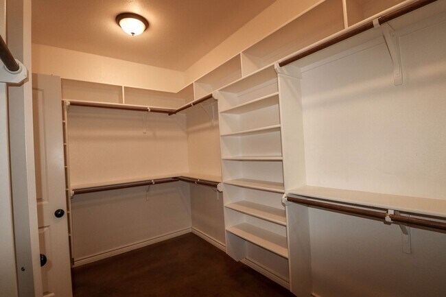 Building Photo - 3017 Stallion Dr