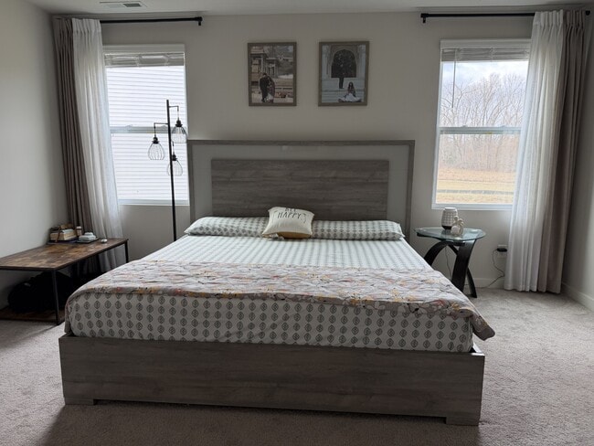 Building Photo - 213 Tartan Dr