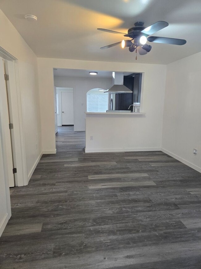 Building Photo - STATUS: PENDING APPLICATION- |R24S| $1625