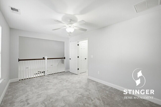 Building Photo - 379 Dante Cir