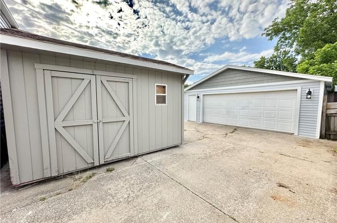 Building Photo - 2303 Maple St