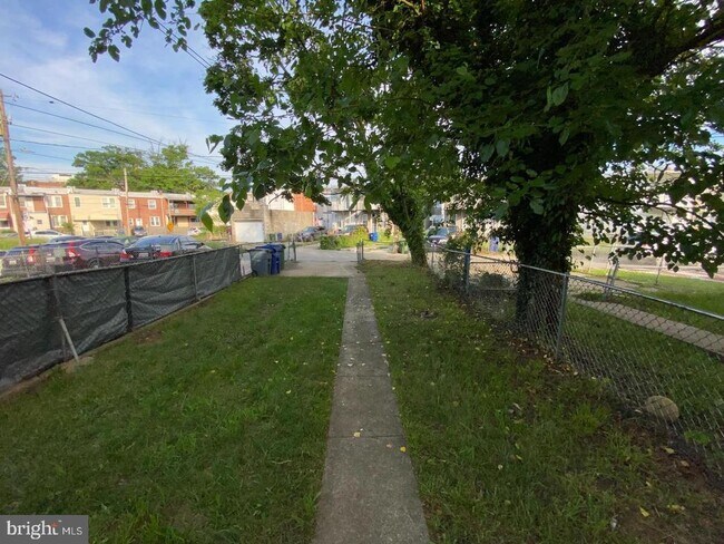 Building Photo - 41 N Kossuth St