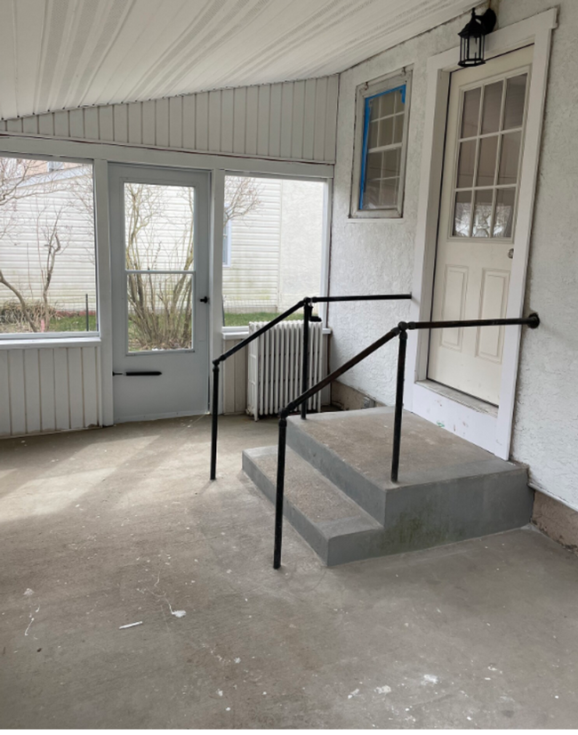 Building Photo - Single Family Home Available for Rent in t...