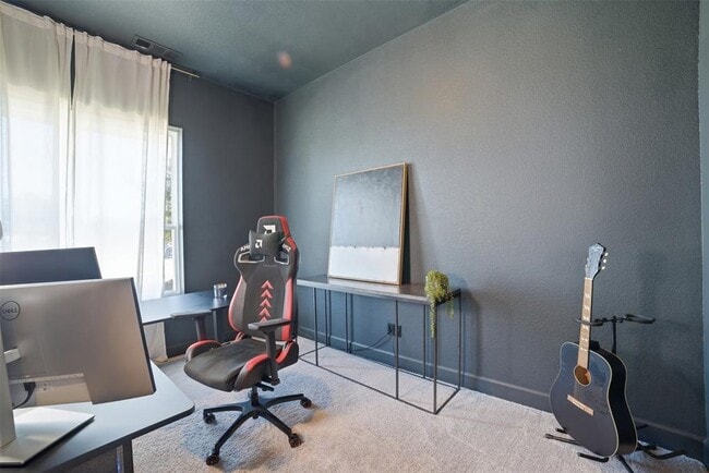 Building Photo - 256 Smoke Tree Cir