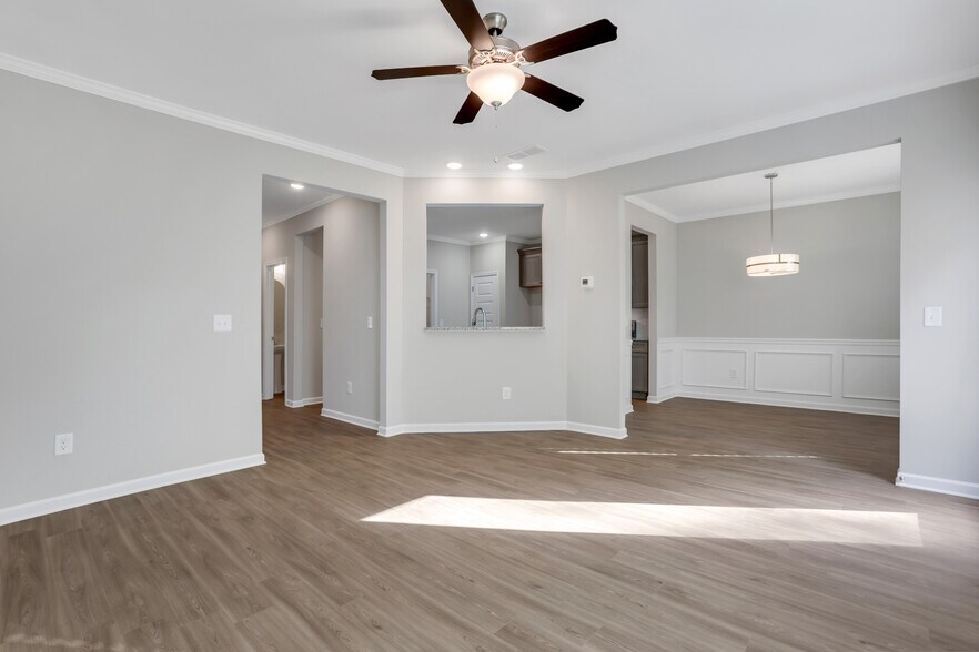 Building Photo - 236 Eva Way NE