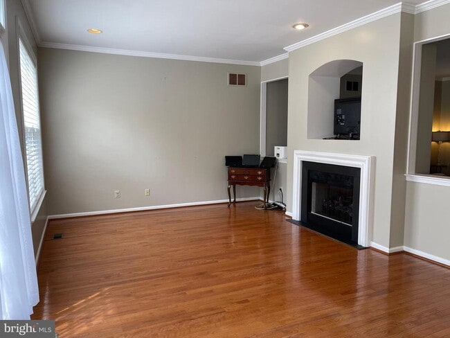 Building Photo - 821 Hinchley Run