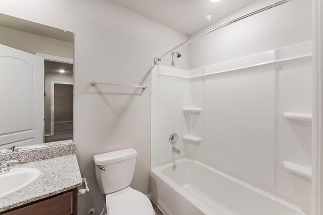 Building Photo - 25542 Valverdant Ct