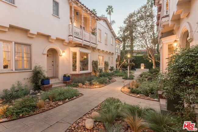 Building Photo - 1930 Rodney Dr