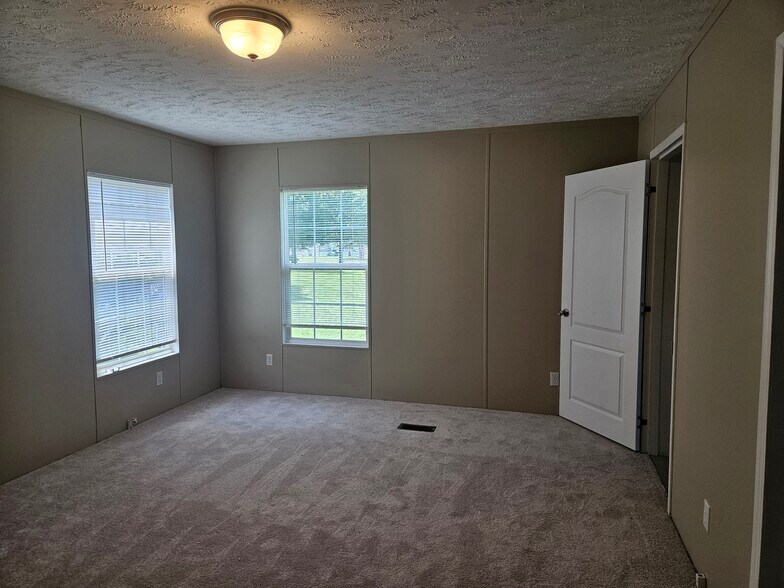 Building Photo - 89 Lynnwood Cir