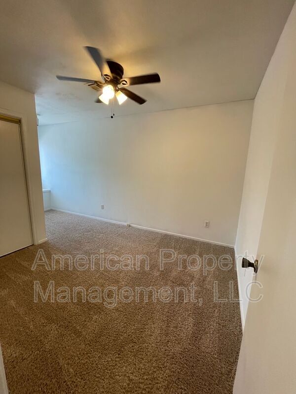 Building Photo - 6185 S Zunis Ave