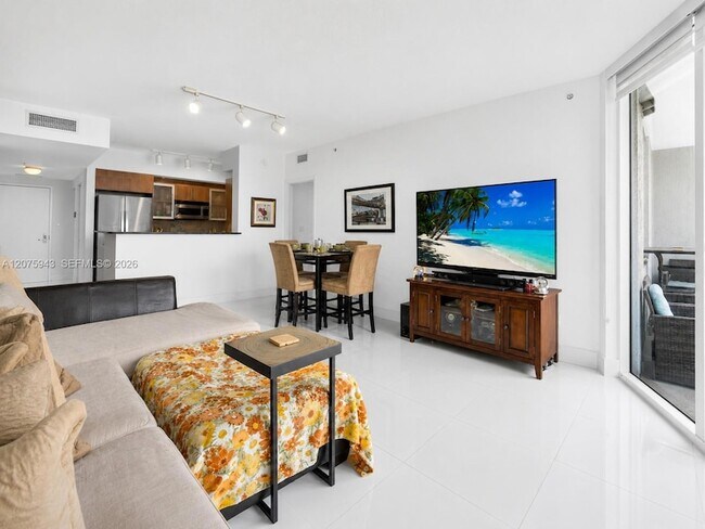 Building Photo - 335 S Biscayne Blvd