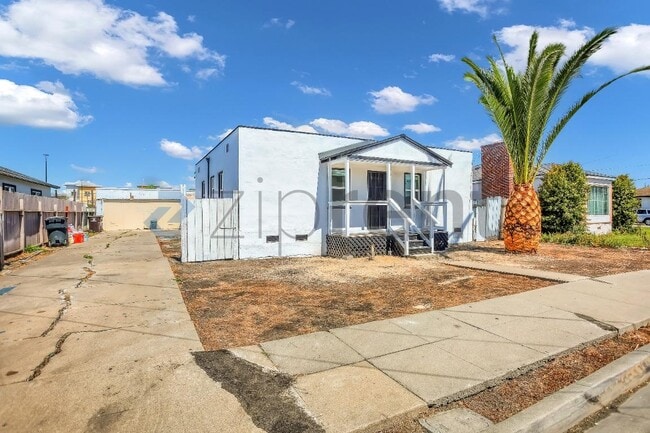 Building Photo - 265 Cherry Dr