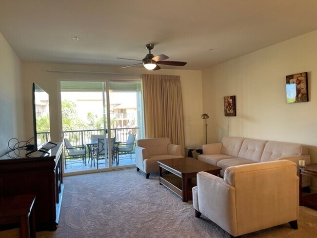 Building Photo - Gorgeous like new Premier condo in S. Kihe...