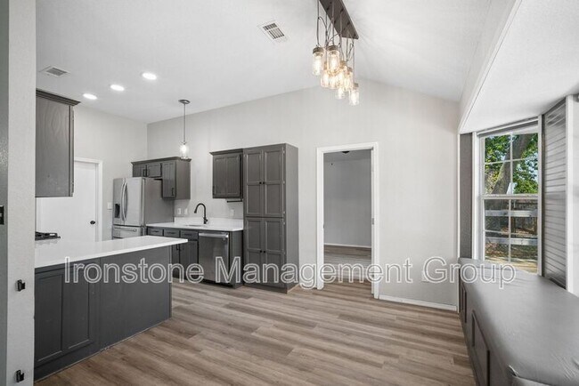 Building Photo - 11665 N 156th E Ave
