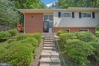 Building Photo - 7826 Glenister Dr