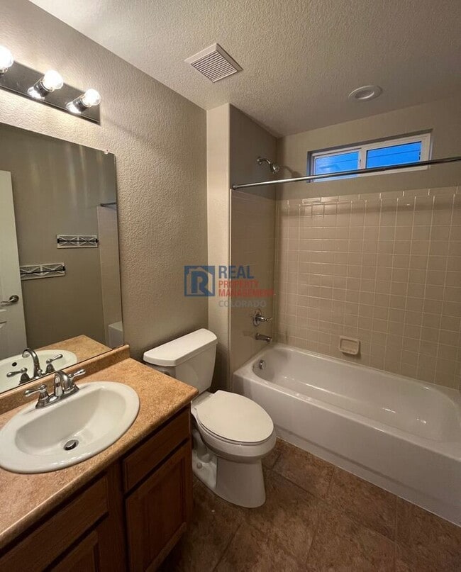 Building Photo - 1432 Westin Dr