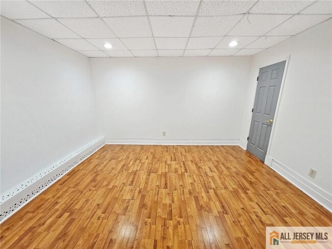 Building Photo - 106 S Broadway