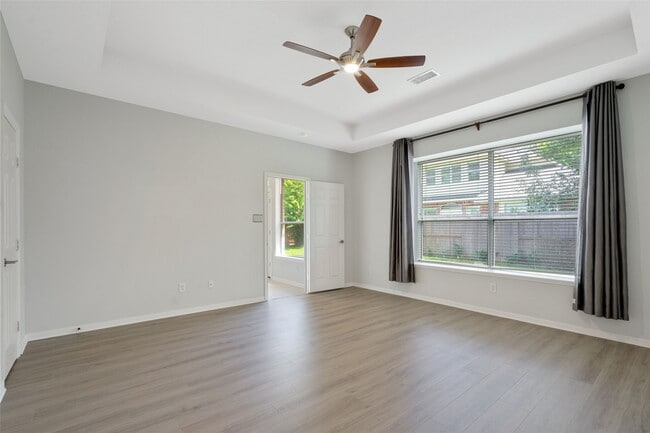 Building Photo - 30 Taupewood Pl