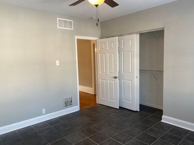 Building Photo - Lovely Home in Tower Grove South