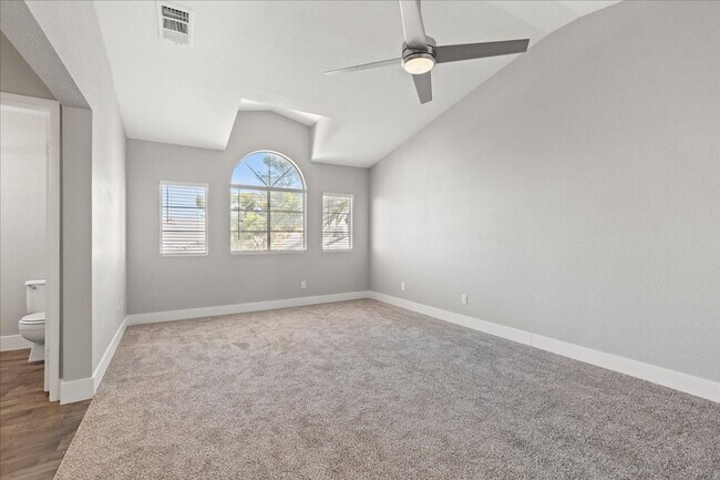 Building Photo - Fabulous Home!