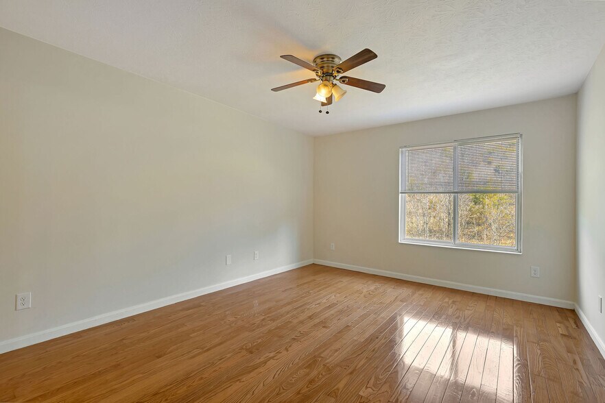 Building Photo - 76 Glenwood Ave