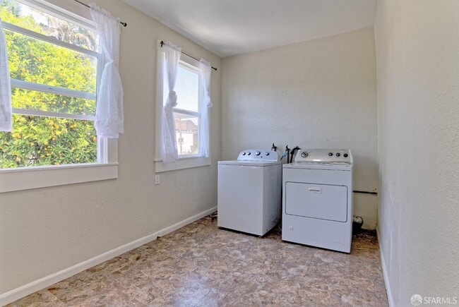 Building Photo - 1218 York St