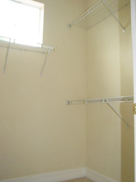 Building Photo - 539 Hedgewood Dr