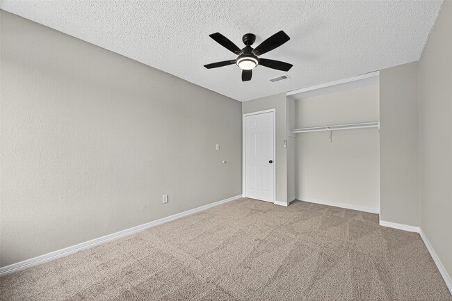 Building Photo - 12623 S Dairy Ashford Rd