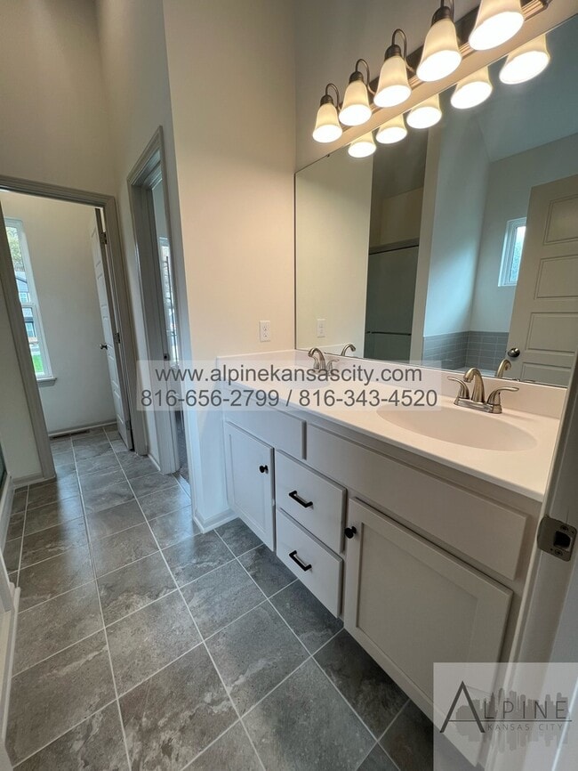 Building Photo - Spacious New Home in Quail Valley, Liberty Schools