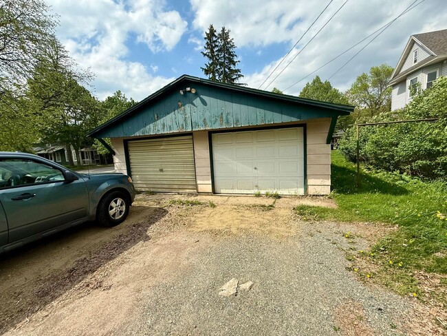 Building Photo - 3 Bed 1 Bath Single Family Home in Wausau