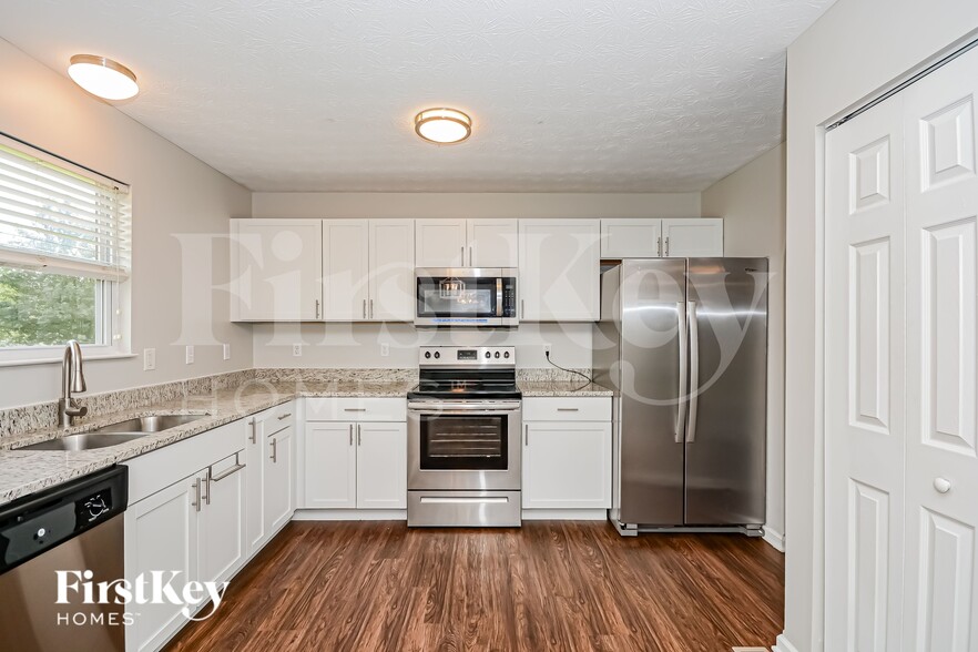 Building Photo - 1106 Linford Cir