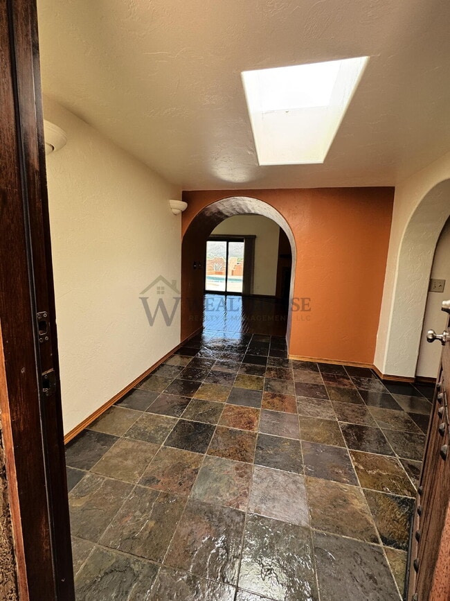 Building Photo - 11790 N Mandarin Ln