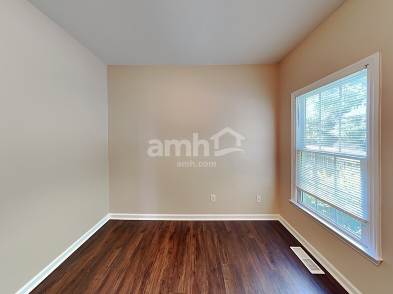 Building Photo - 5702 Myakka Ct