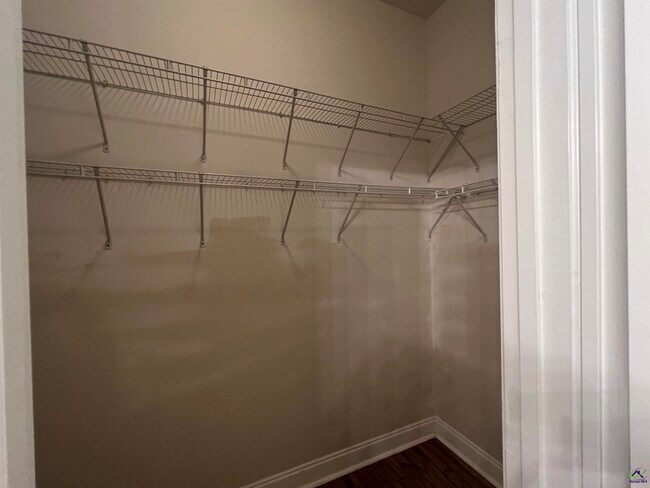 Building Photo - 644 Ivy Brook Way