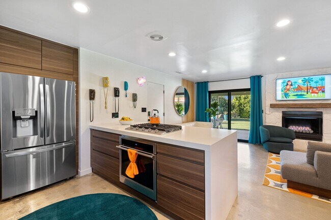 Building Photo - Stylish Fully Furnished Home in Palm Springs - Annual Lease