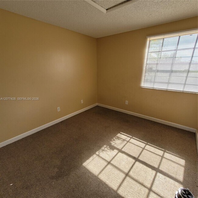 Building Photo - 1051 Jefferson Dr
