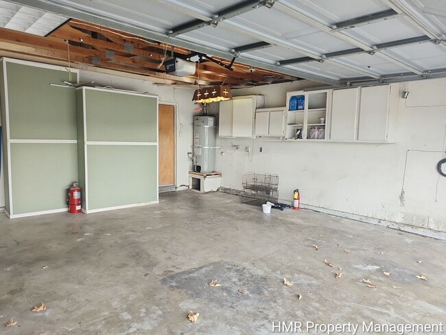 Building Photo - Spacious 4-Bedroom Home with Pool