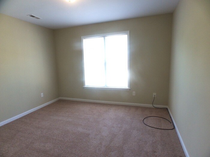 Building Photo - 128 Arbor Ridge Rd