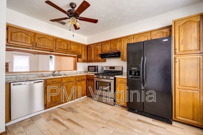Building Photo - 812 Tuition Ct